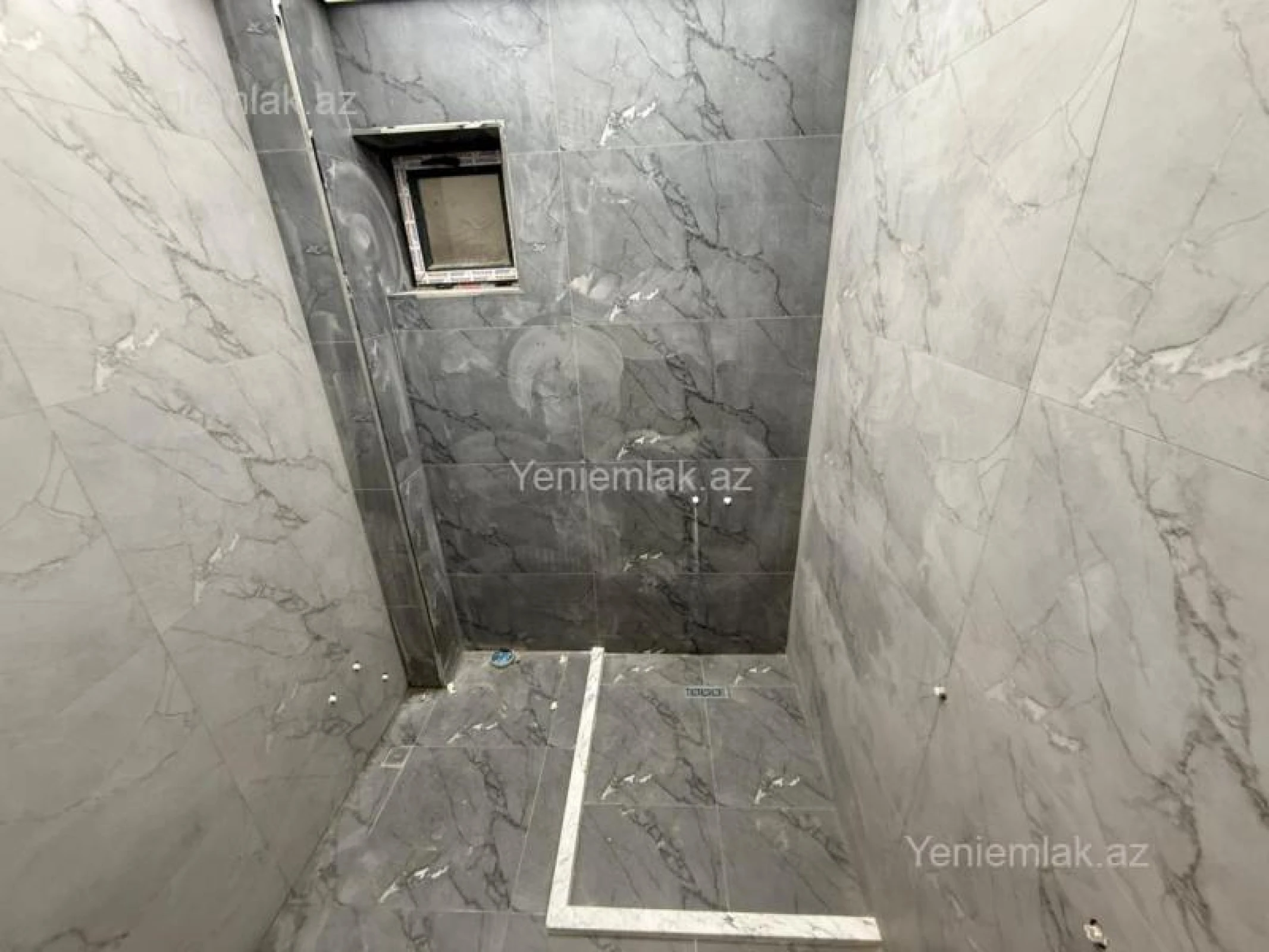 Satılır 7 otaqlı həyət evi 400 m²