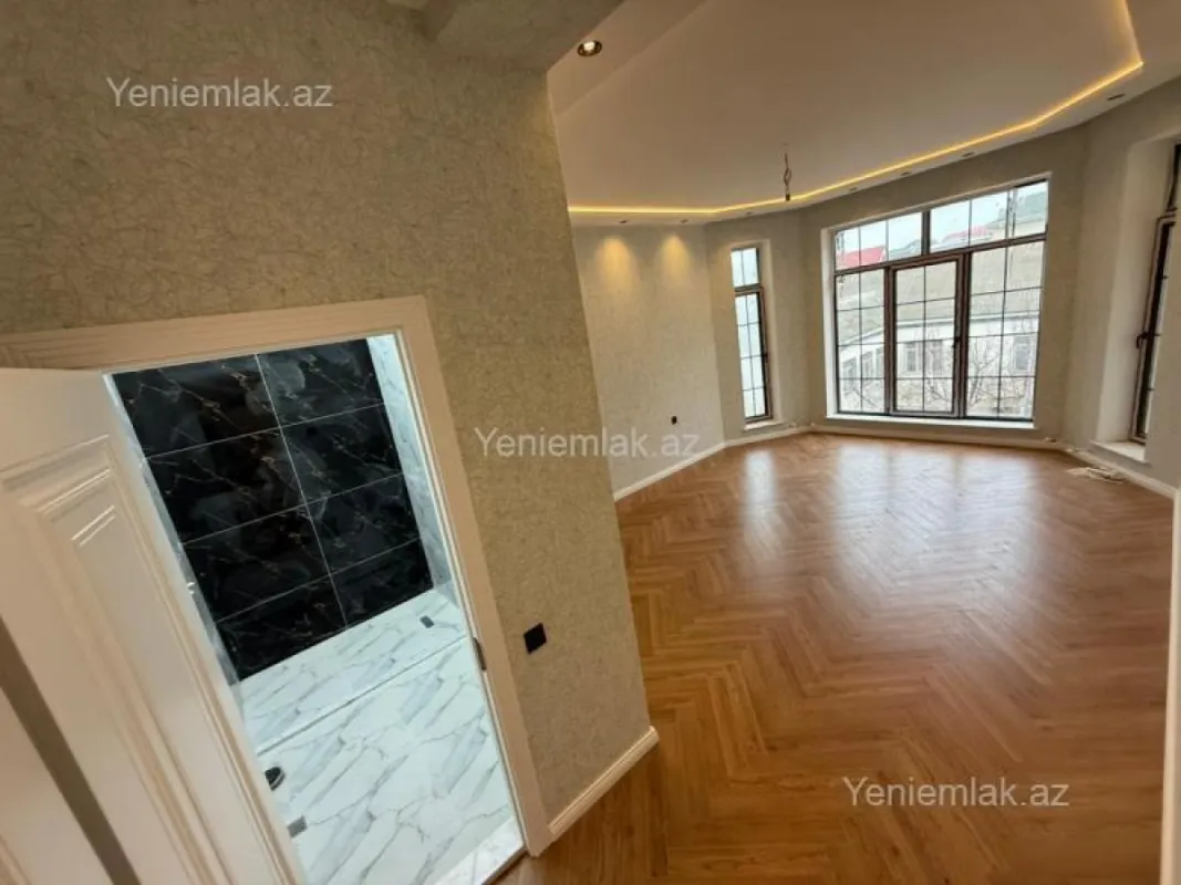 Satılır 7 otaqlı həyət evi 400 m²