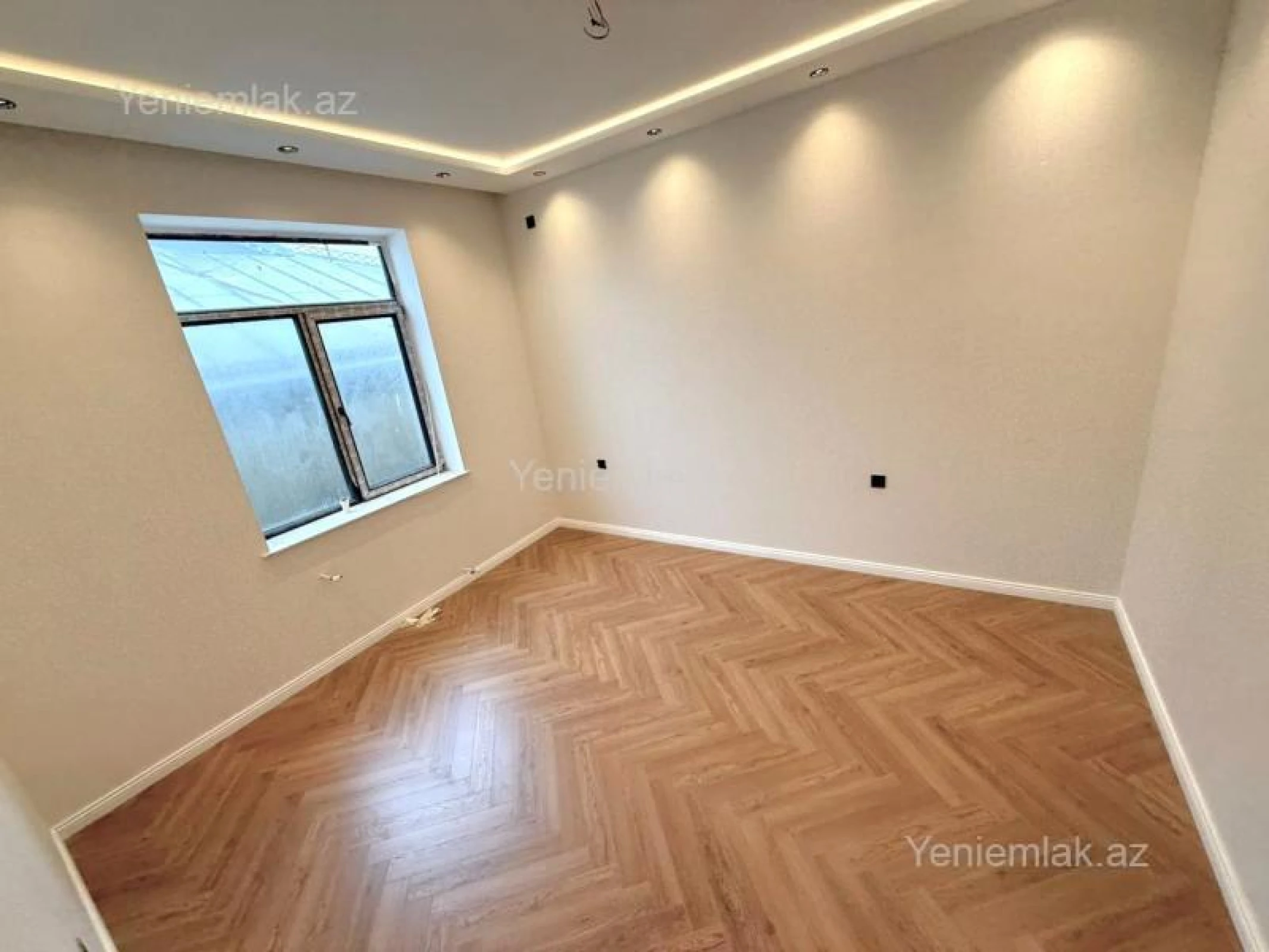 Satılır 7 otaqlı həyət evi 400 m²