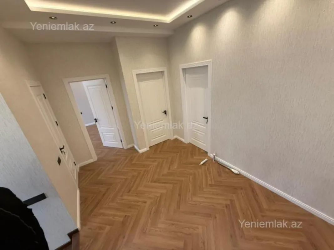 Satılır 7 otaqlı həyət evi 400 m²