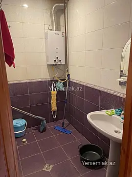 Satılır 2 otaqlı köhnə tikili 65 m²