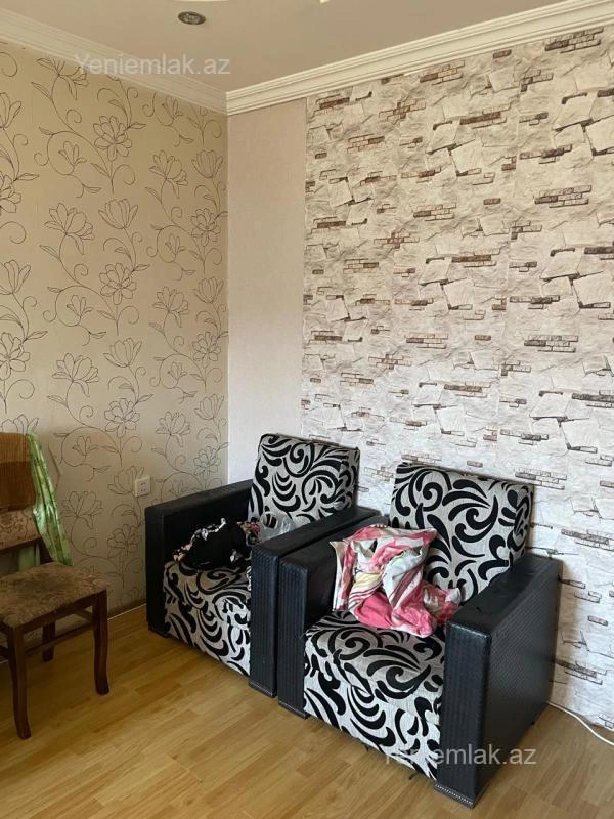 Satılır 2 otaqlı köhnə tikili 65 m²