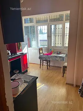 Satılır 2 otaqlı köhnə tikili 65 m²