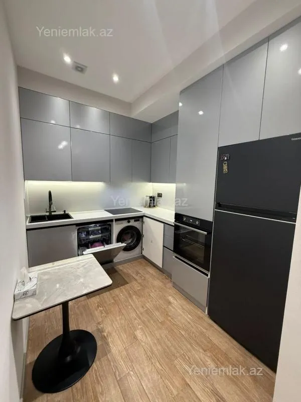 Satılır 3 otaqlı yeni tikili 85 m²