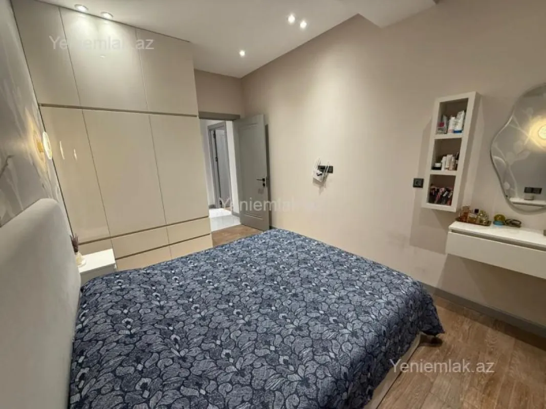 Satılır 3 otaqlı yeni tikili 85 m²