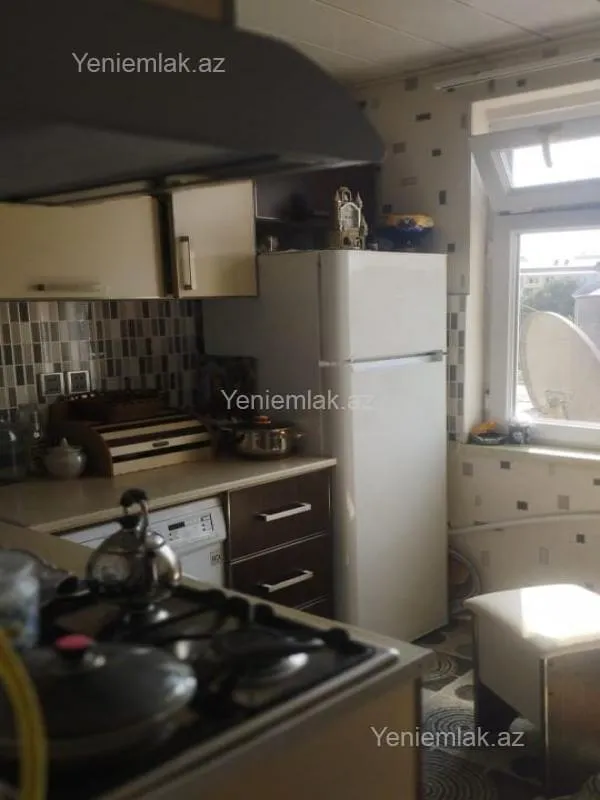 Satılır 1 otaqlı köhnə tikili 32 m²