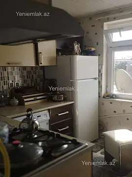 Satılır 1 otaqlı köhnə tikili 32 m²
