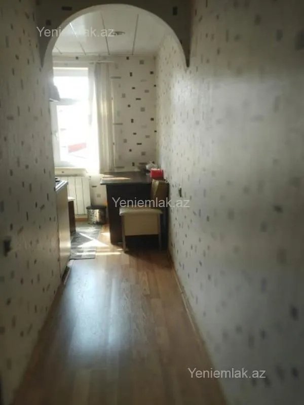 Satılır 1 otaqlı köhnə tikili 32 m²