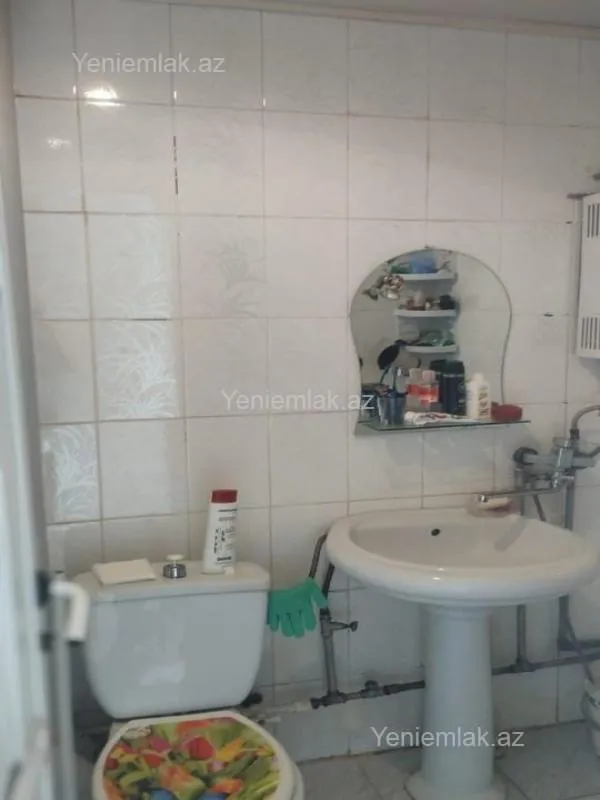 Satılır 1 otaqlı köhnə tikili 32 m²