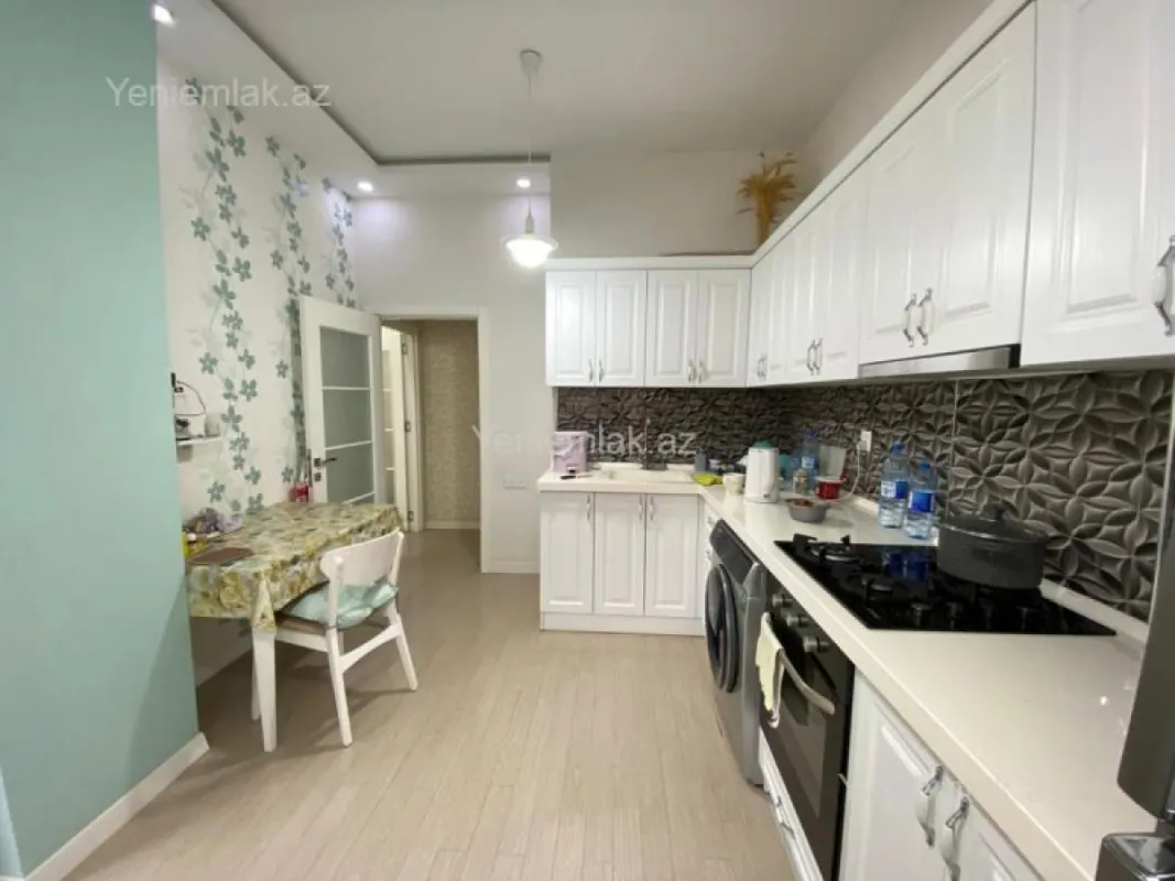 Satılır 3 otaqlı yeni tikili 115 m²