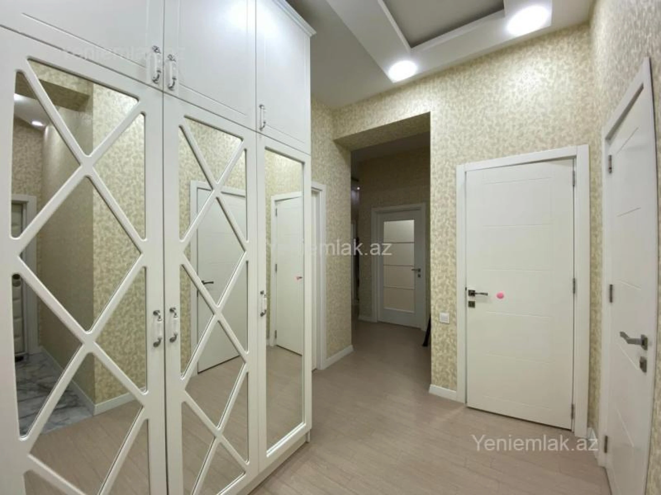 Satılır 3 otaqlı yeni tikili 115 m²