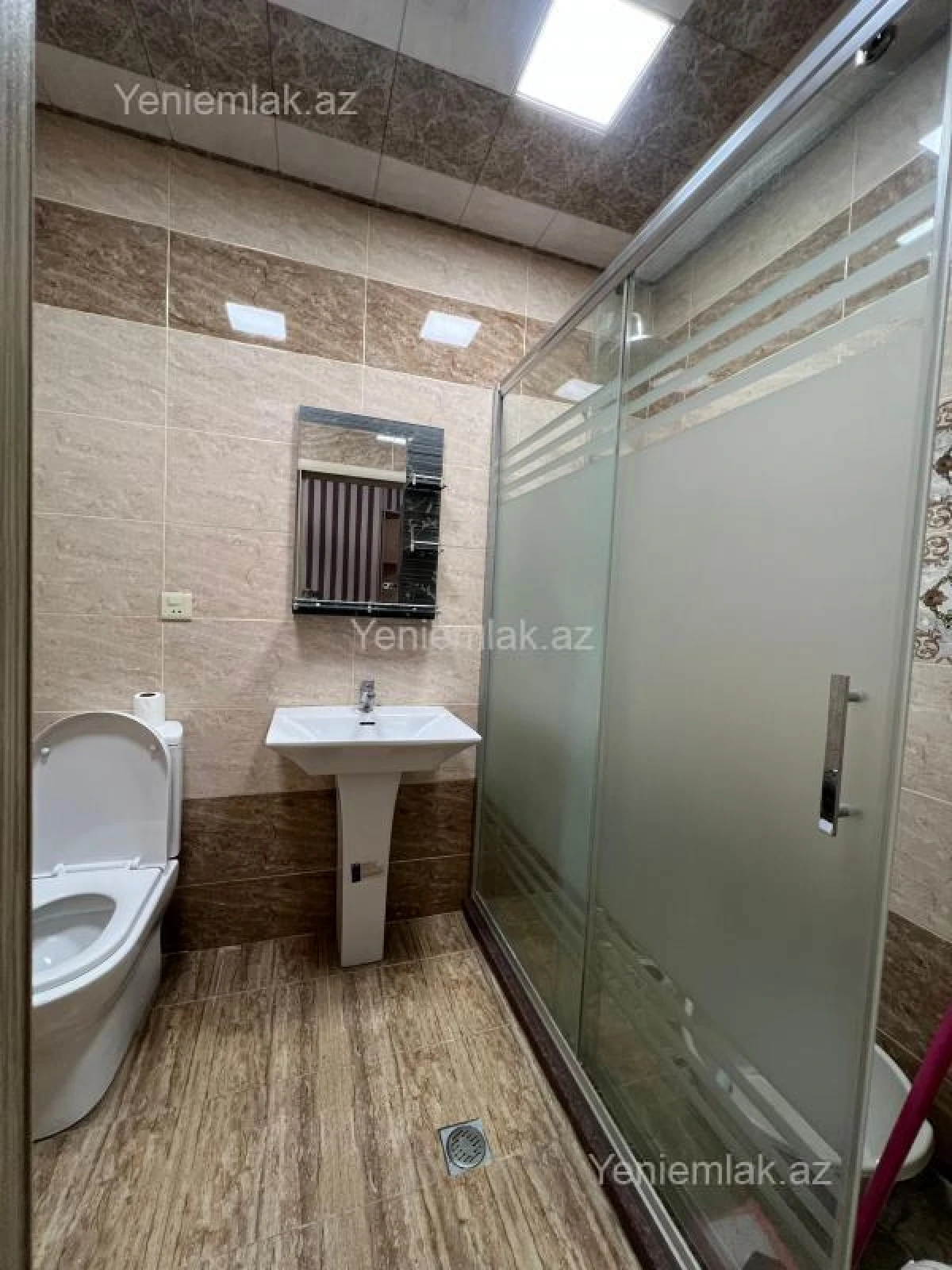 Satılır 3 otaqlı yeni tikili 115 m²