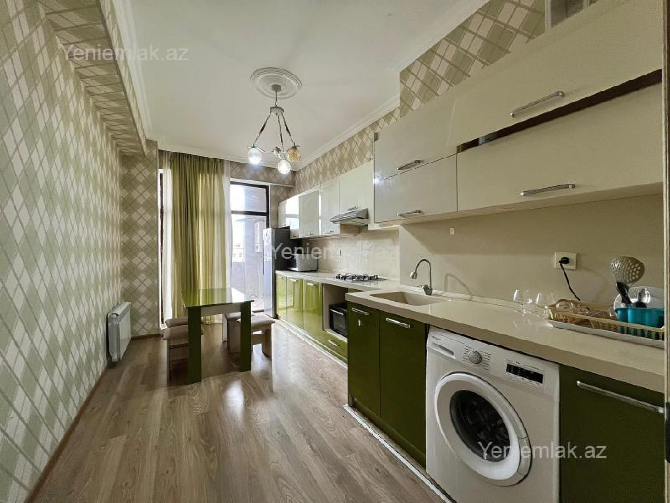Satılır 3 otaqlı yeni tikili 115 m²