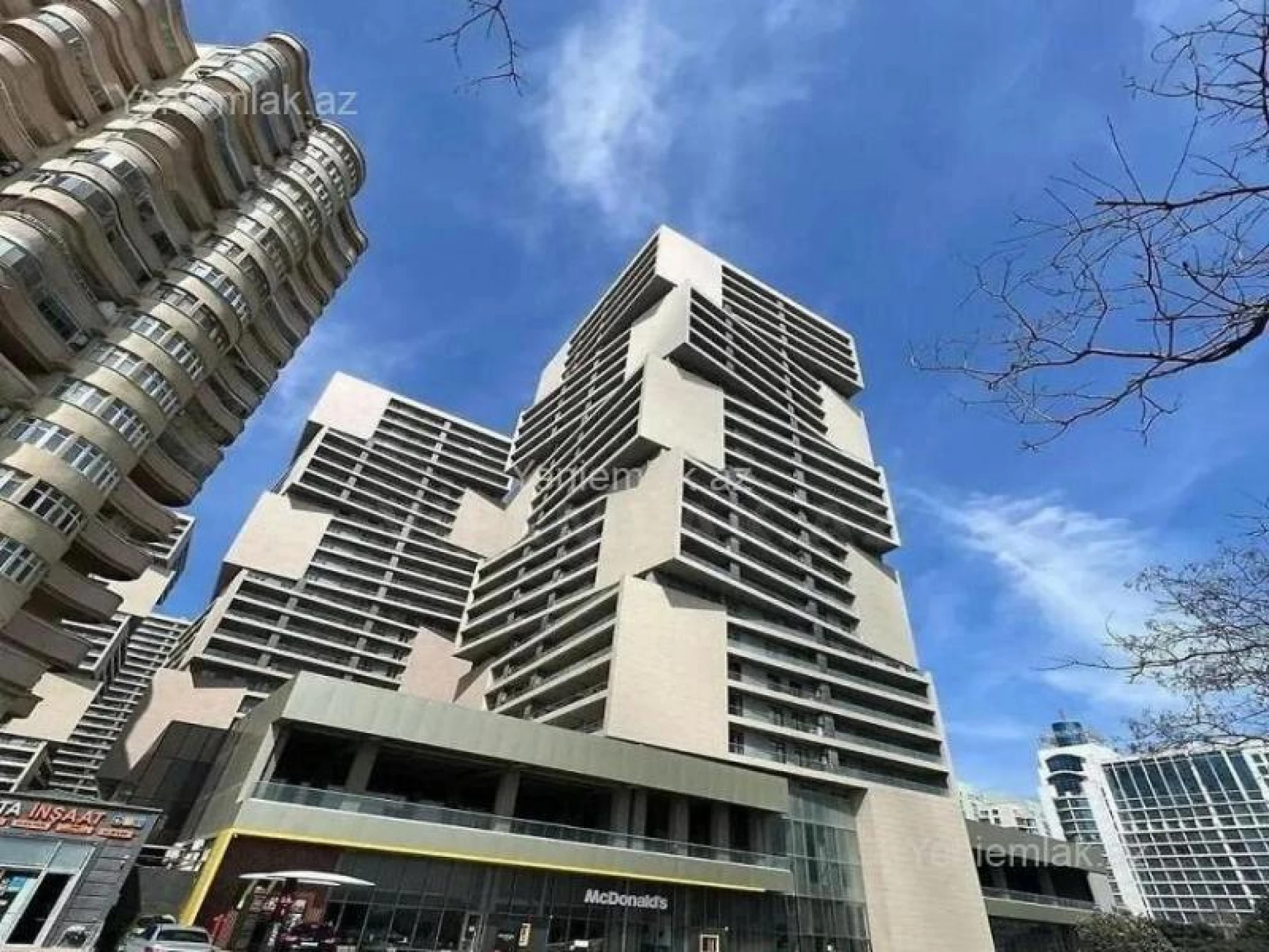 Satılır 2 otaqlı yeni tikili 108 m²
