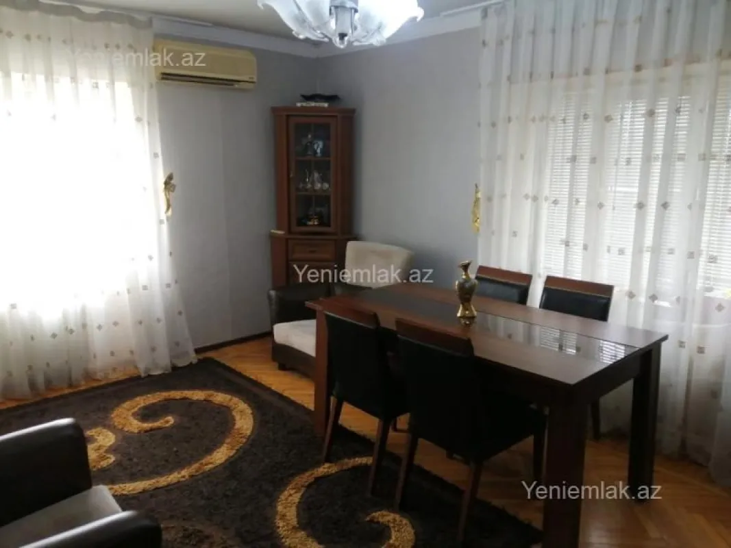 Satılır 3 otaqlı köhnə tikili 90 m²