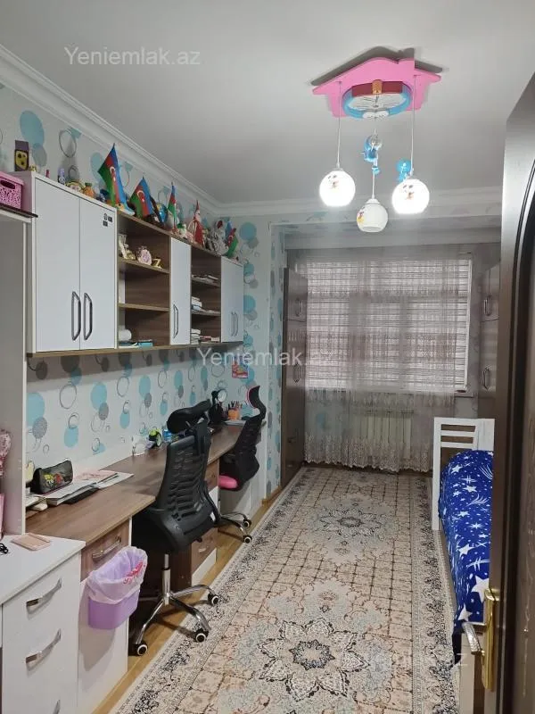 Satılır 4 otaqlı köhnə tikili 90 m²