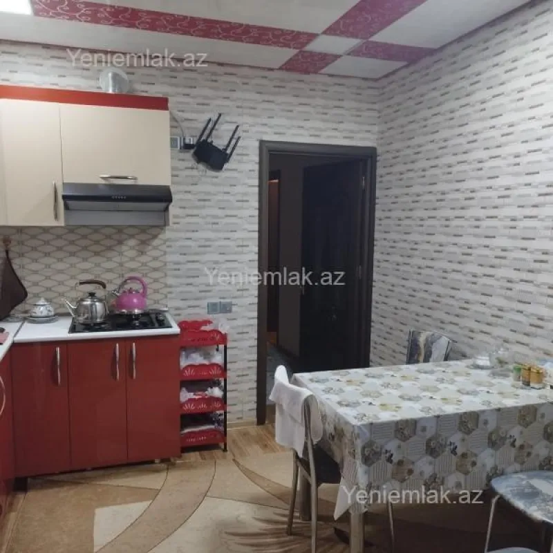 Satılır 4 otaqlı köhnə tikili 90 m²