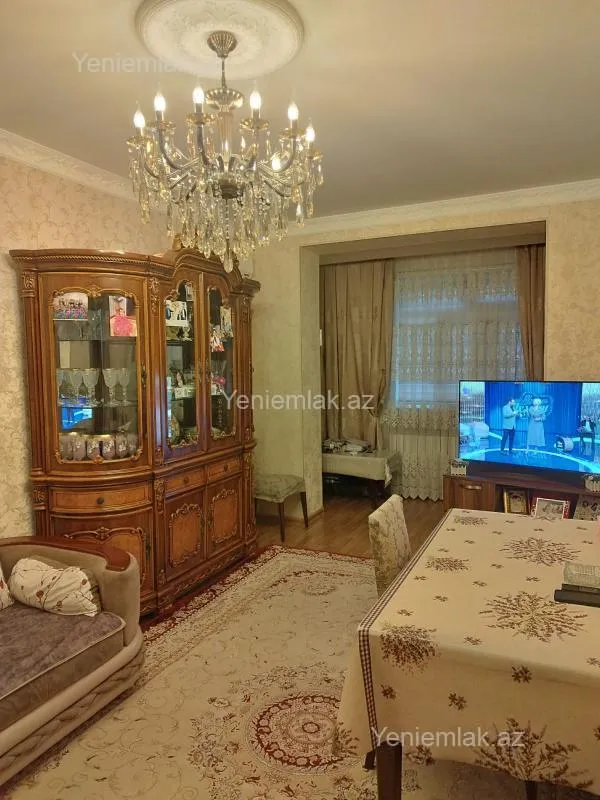 Satılır 4 otaqlı köhnə tikili 90 m²