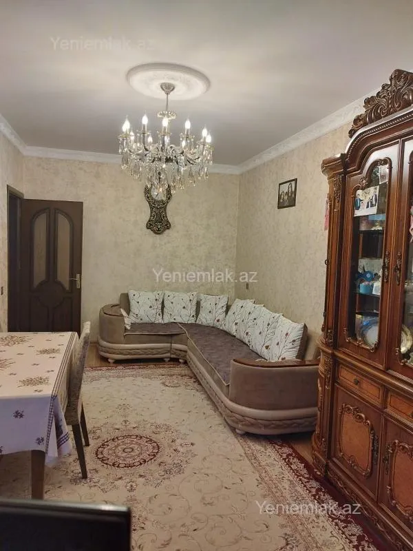 Satılır 4 otaqlı köhnə tikili 90 m²