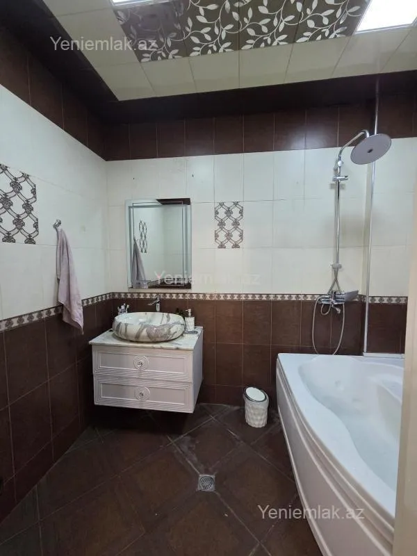 Satılır 3 otaqlı yeni tikili 102 m²