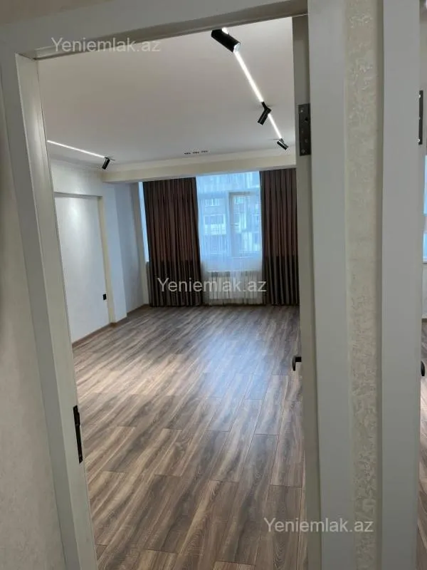 Satılır 2 otaqlı köhnə tikili 65 m²