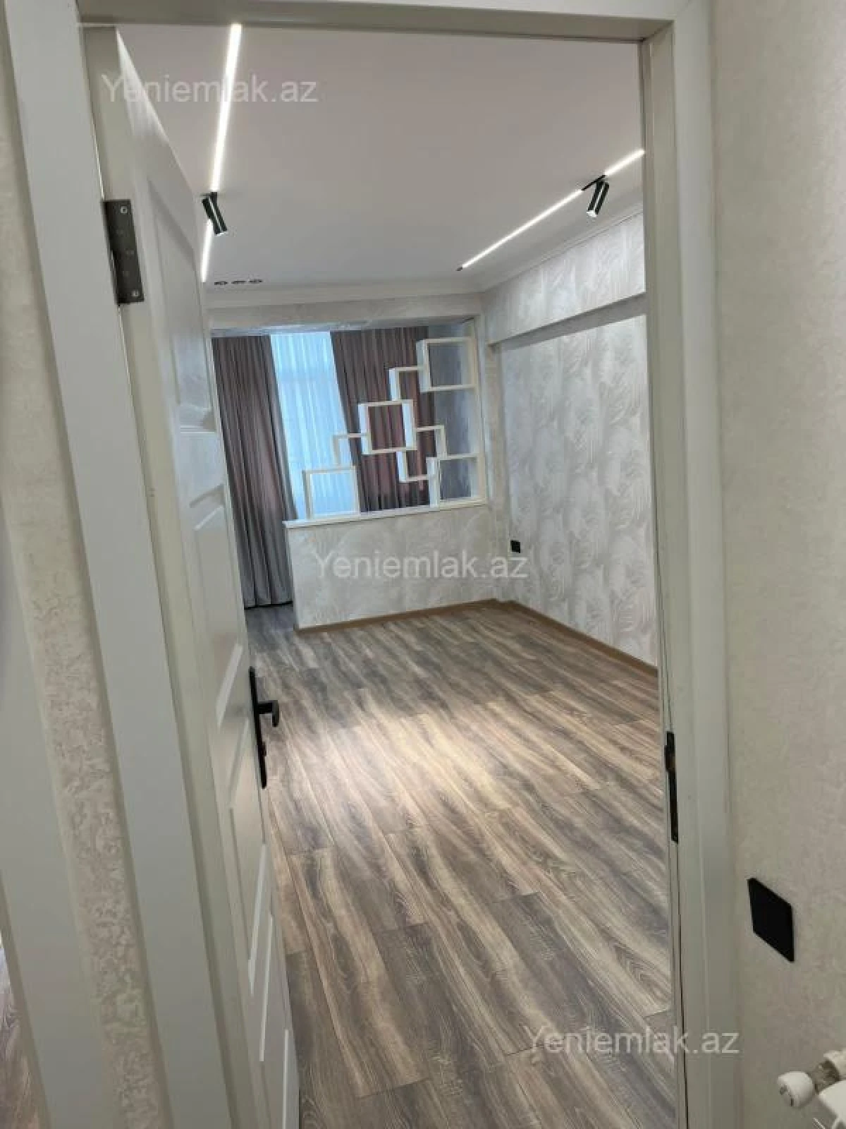 Satılır 2 otaqlı köhnə tikili 65 m²