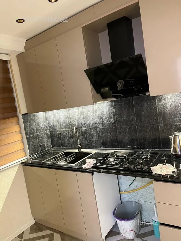 Satılır 2 otaqlı köhnə tikili 65 m²