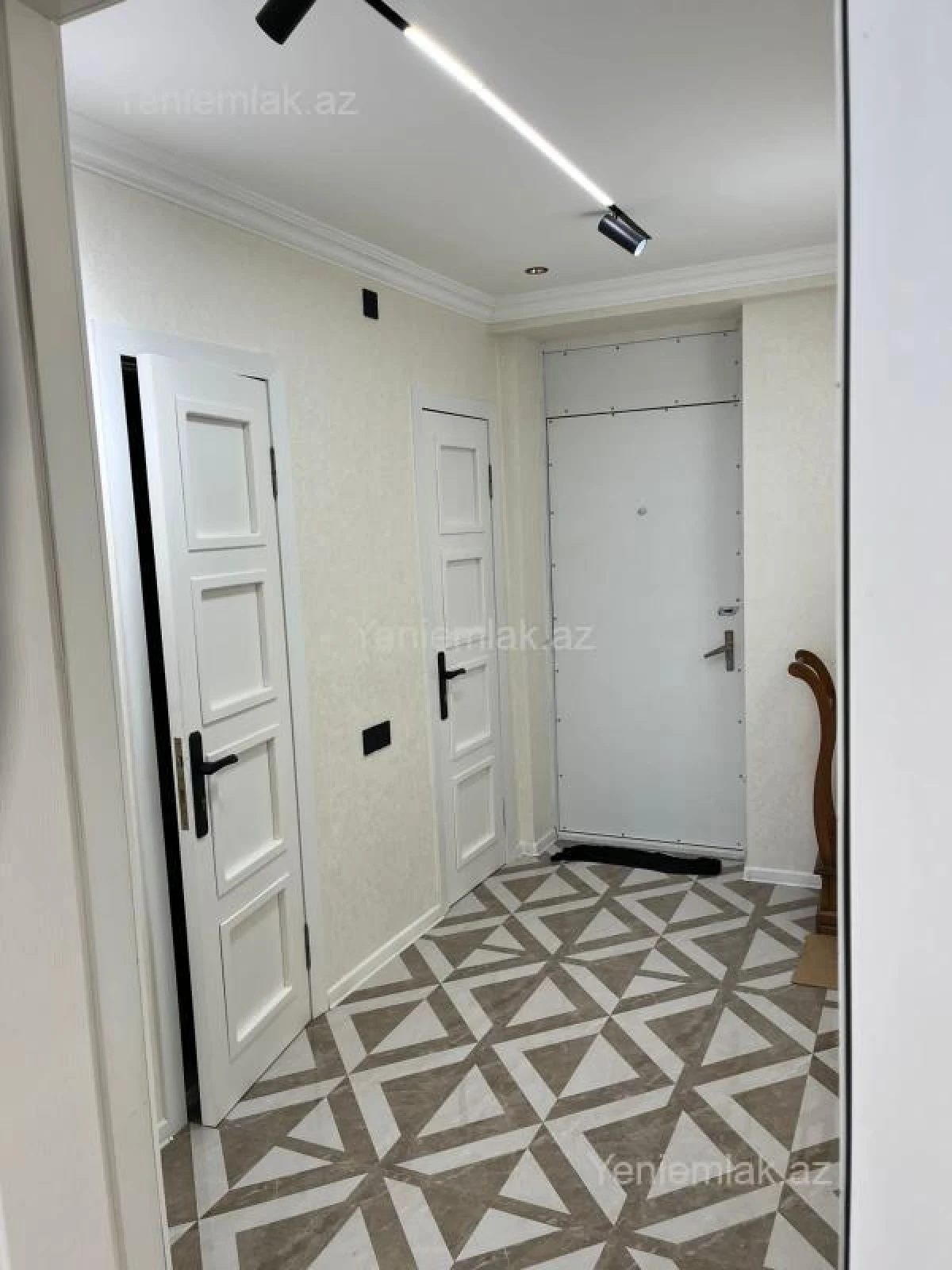 Satılır 2 otaqlı köhnə tikili 65 m²