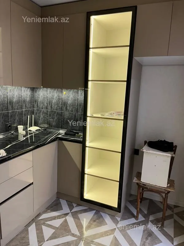 Satılır 2 otaqlı köhnə tikili 65 m²