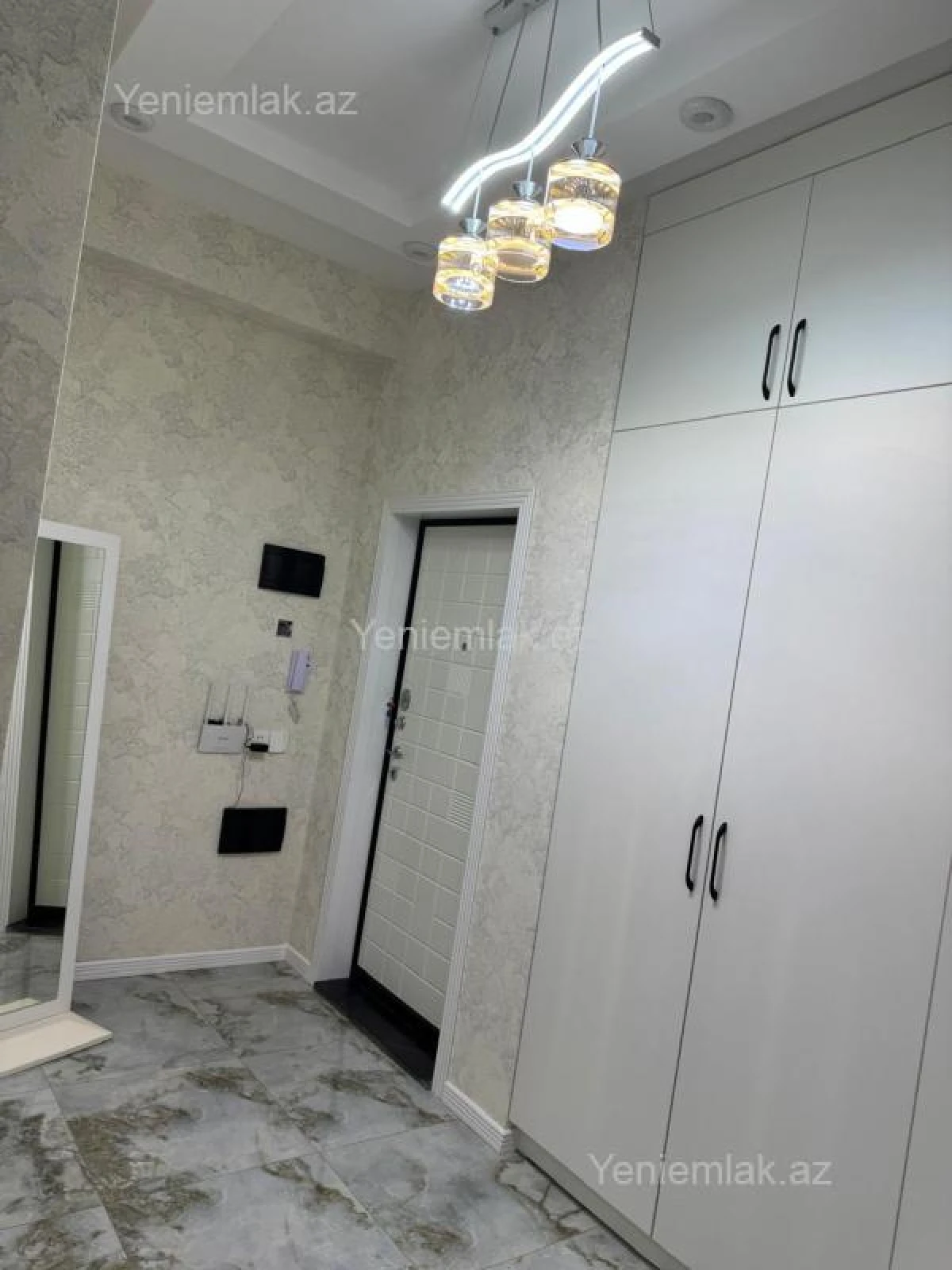 Satılır 2 otaqlı yeni tikili 77 m²