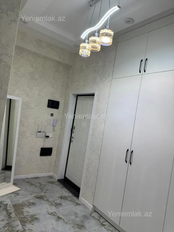 Satılır 2 otaqlı yeni tikili 77 m²