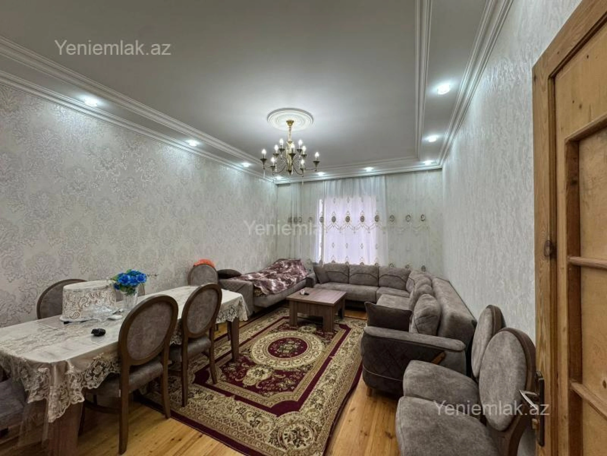 Satılır 5 otaqlı həyət evi 180 m²