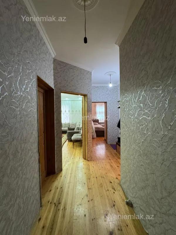 Satılır 5 otaqlı həyət evi 180 m²