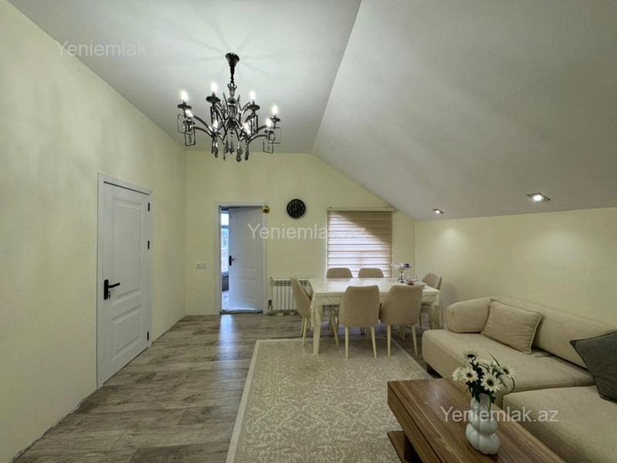 Satılır 5 otaqlı həyət evi 180 m²