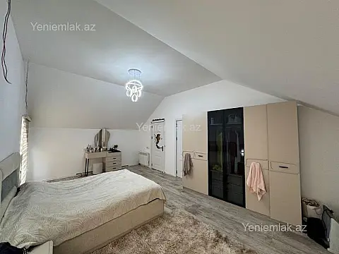 Satılır 5 otaqlı həyət evi 180 m²