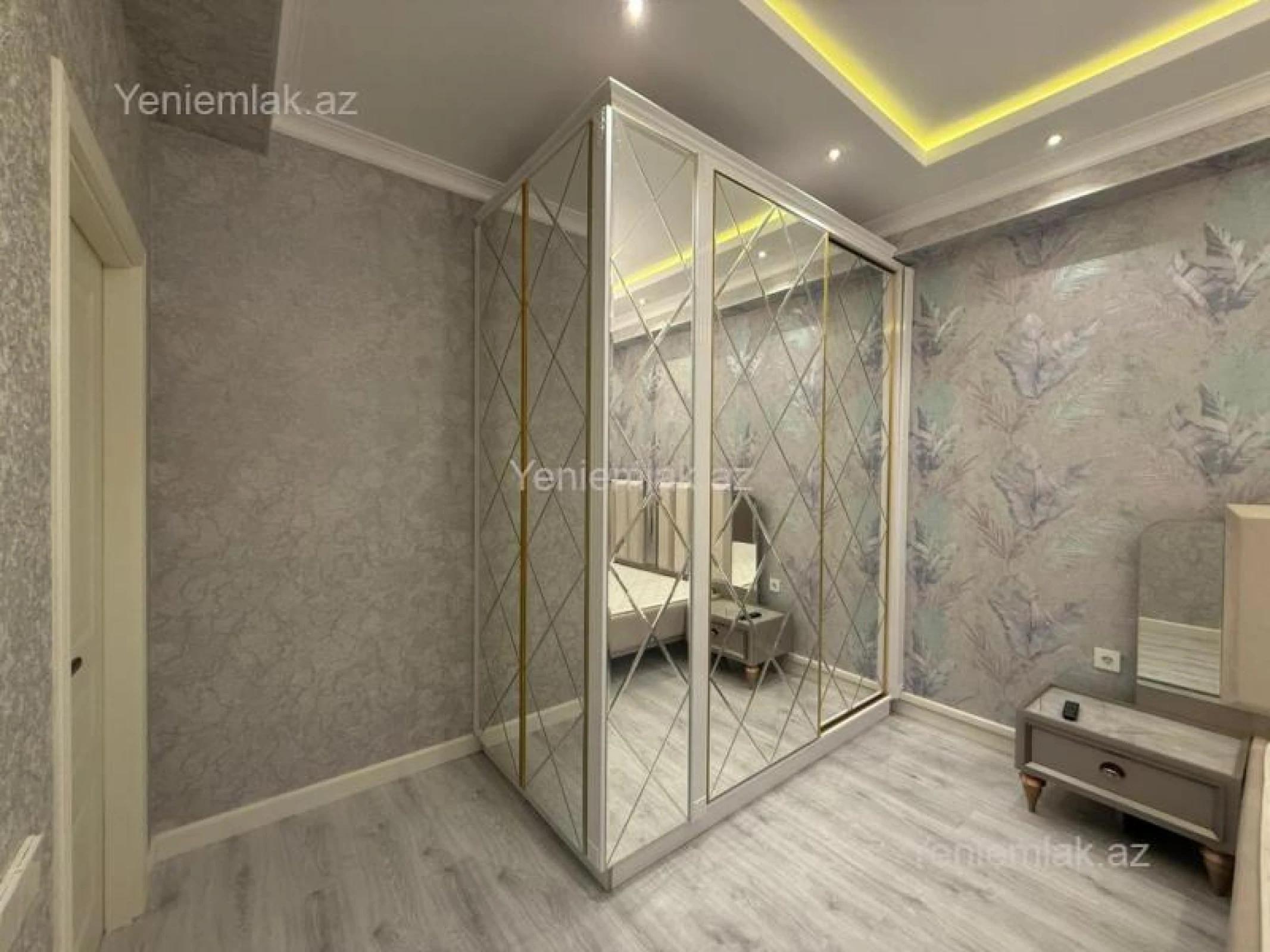 Satılır 2 otaqlı yeni tikili 93 m²