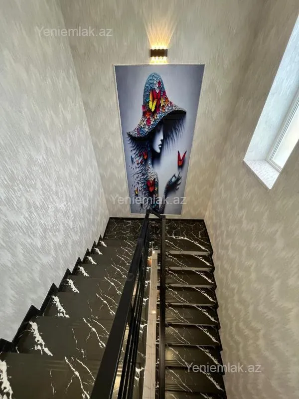 Satılır 5 otaqlı həyət evi 190 m²