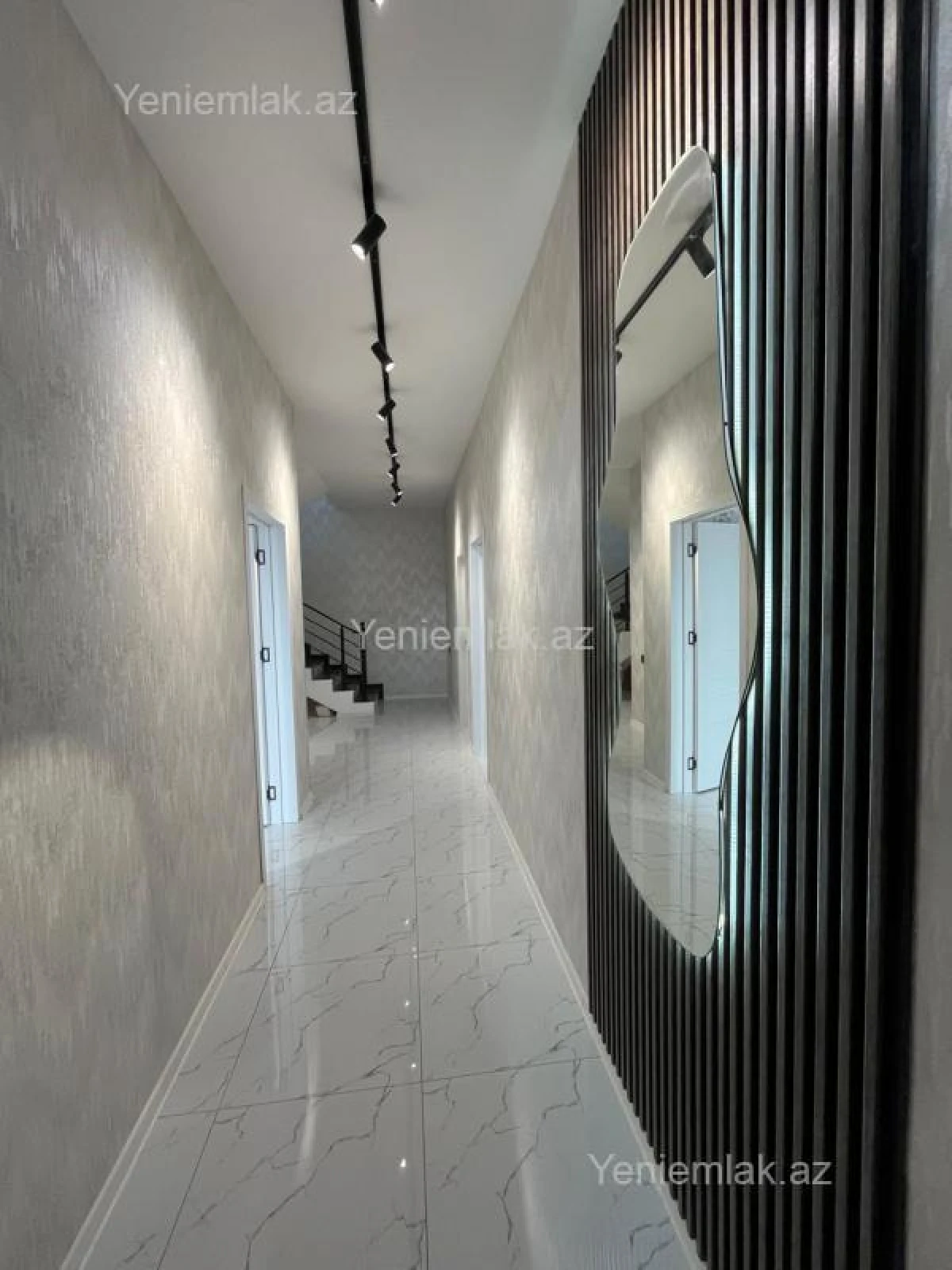 Satılır 5 otaqlı həyət evi 190 m²