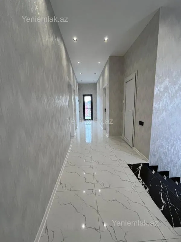 Satılır 5 otaqlı həyət evi 190 m²