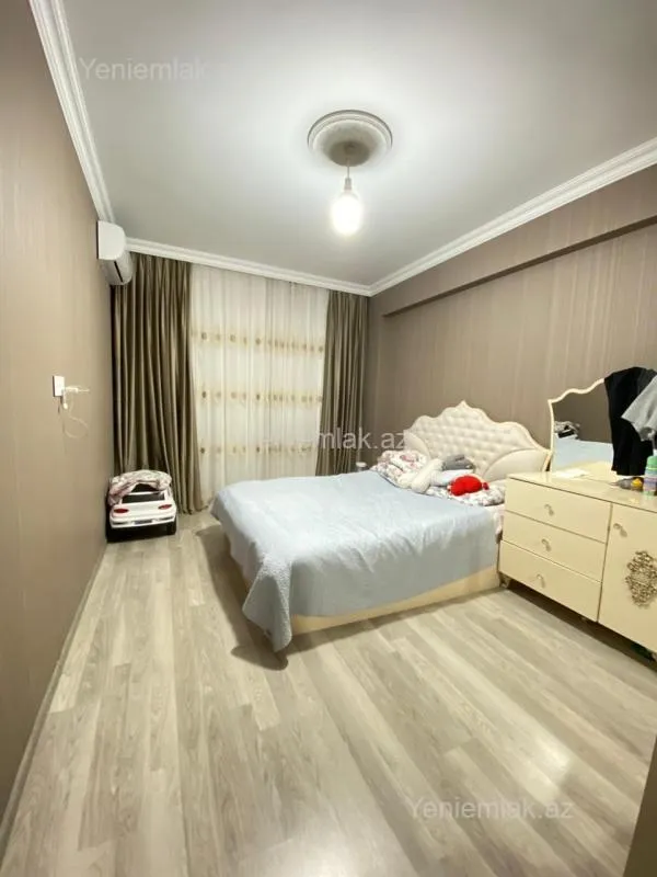 Satılır 3 otaqlı yeni tikili 90 m²