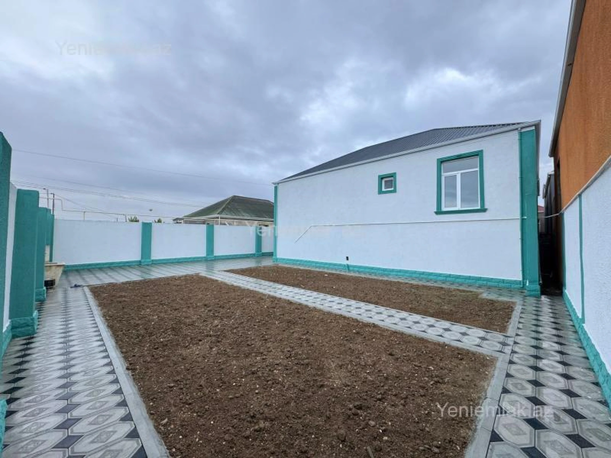 Satılır 4 otaqlı həyət evi 130 m²