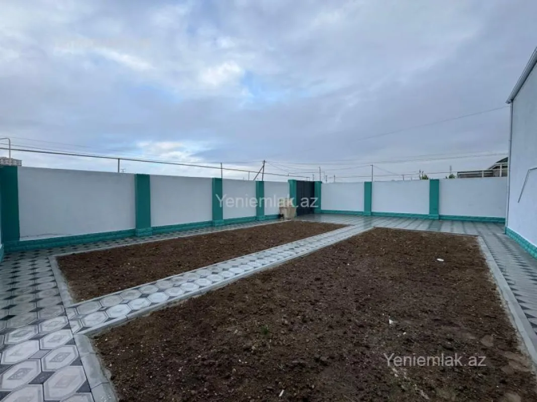 Satılır 4 otaqlı həyət evi 130 m²