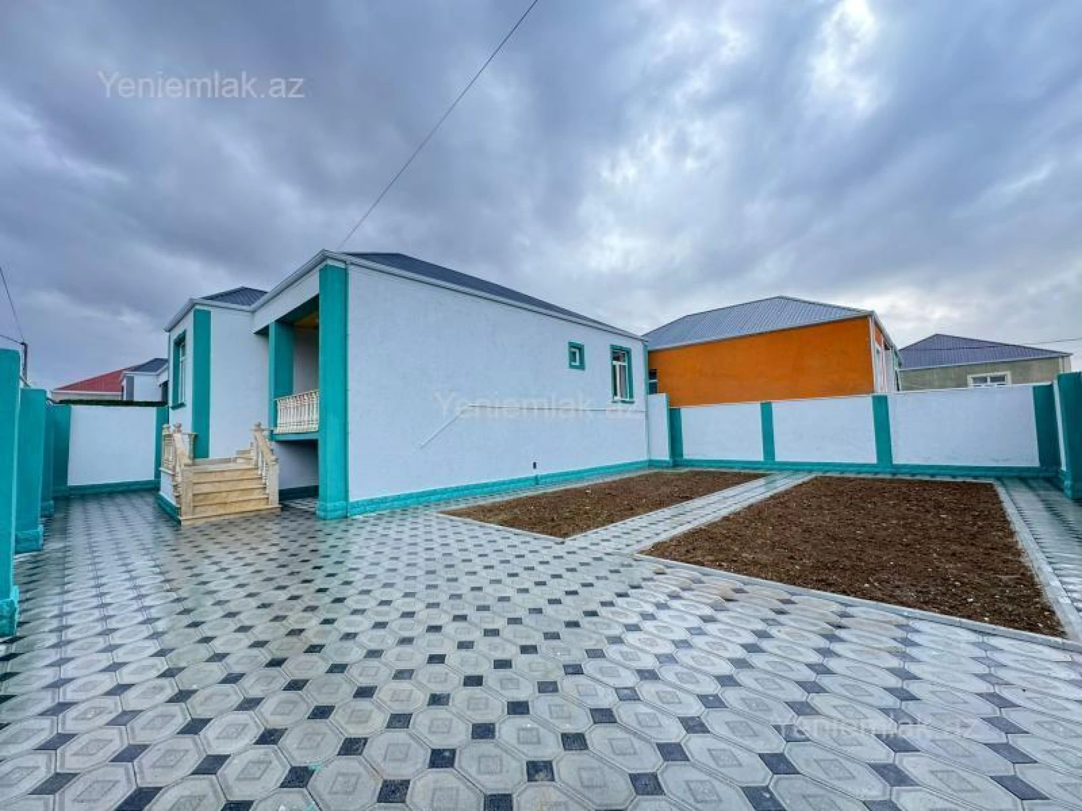 Satılır 4 otaqlı həyət evi 130 m²