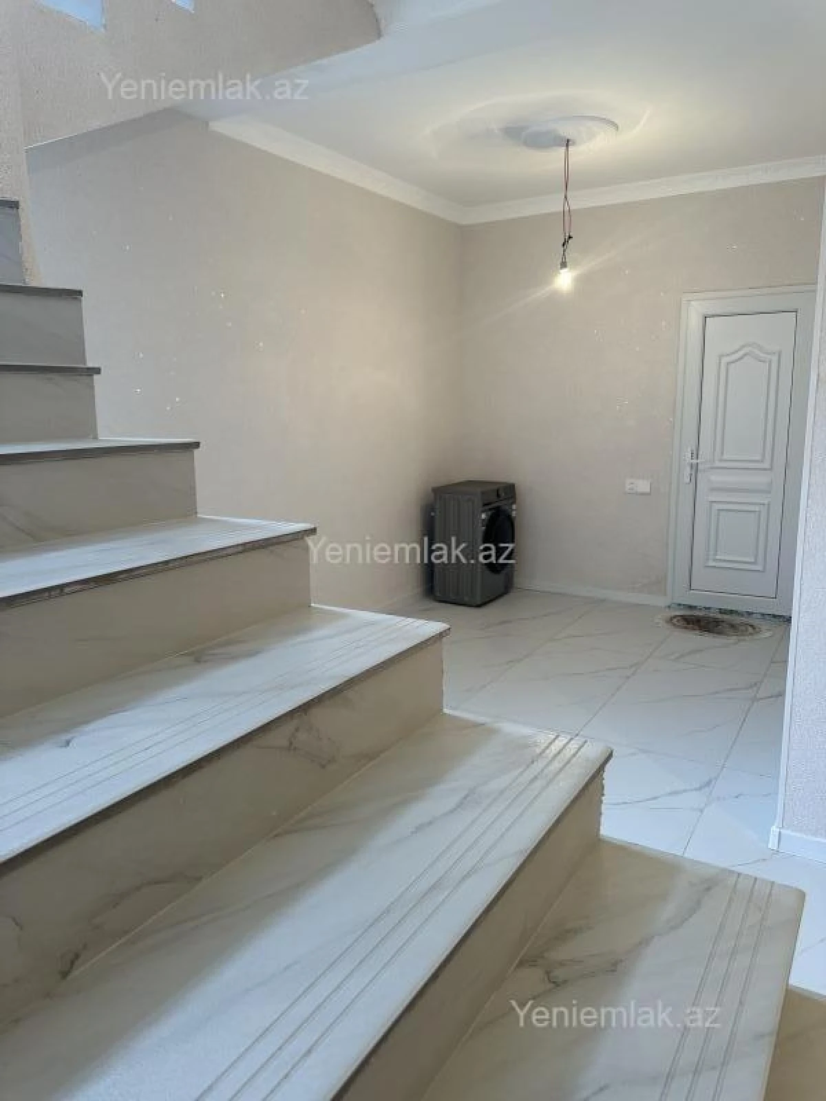Satılır 7 otaqlı həyət evi 264 m²