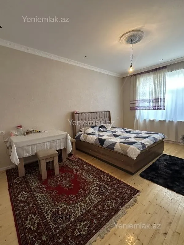 Satılır 7 otaqlı həyət evi 264 m²