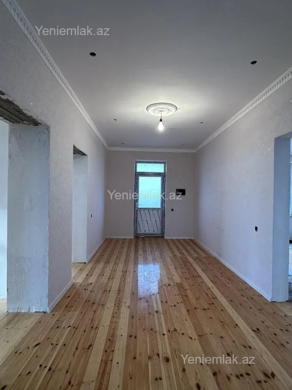 Satılır 7 otaqlı həyət evi 264 m²