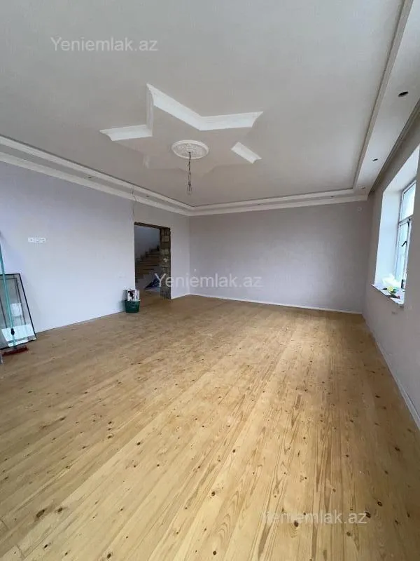 Satılır 7 otaqlı həyət evi 264 m²