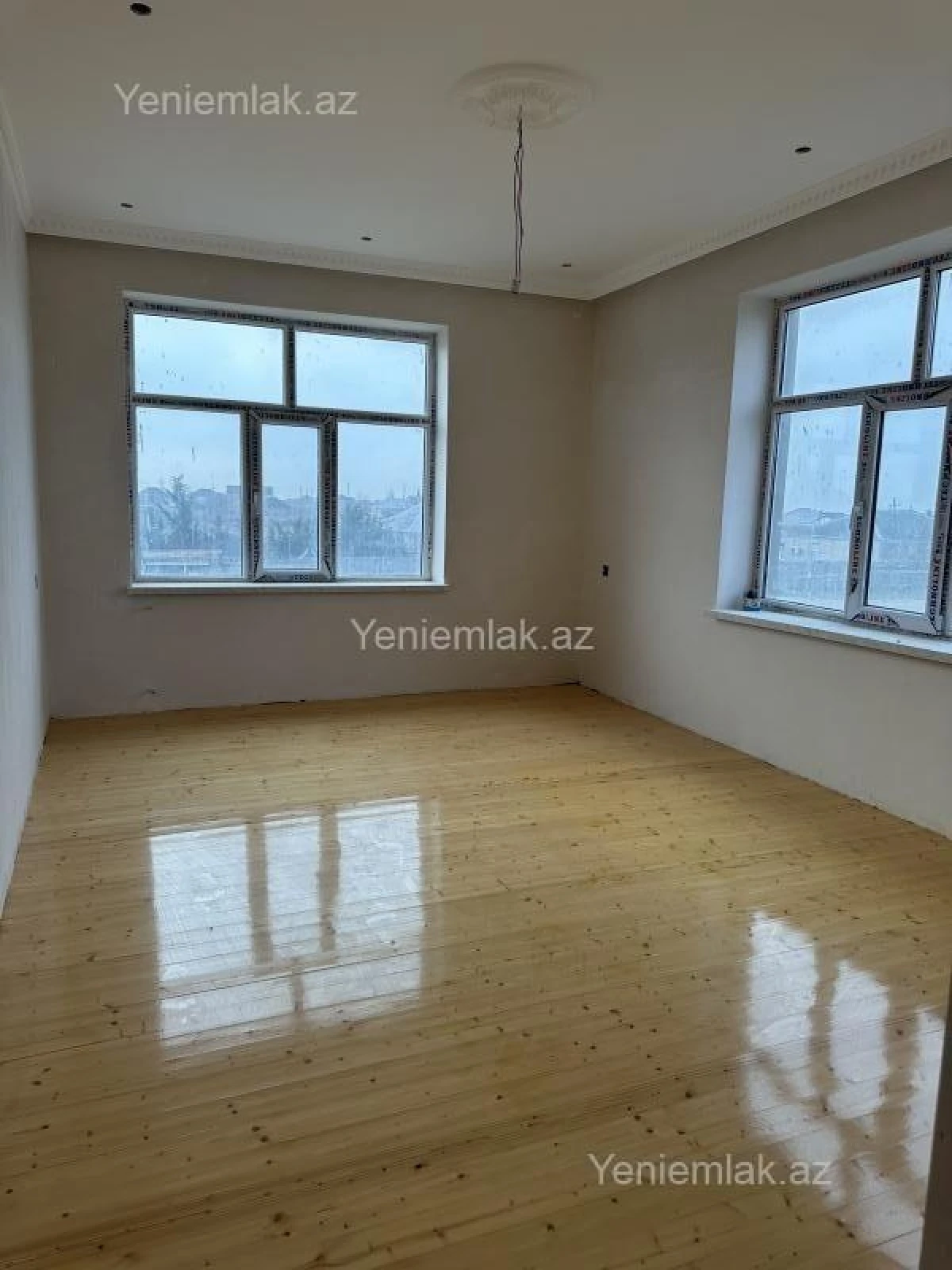 Satılır 7 otaqlı həyət evi 264 m²