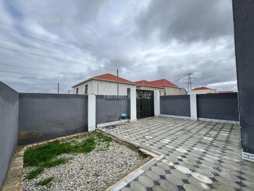 Satılır 4 otaqlı həyət evi 120 m²
