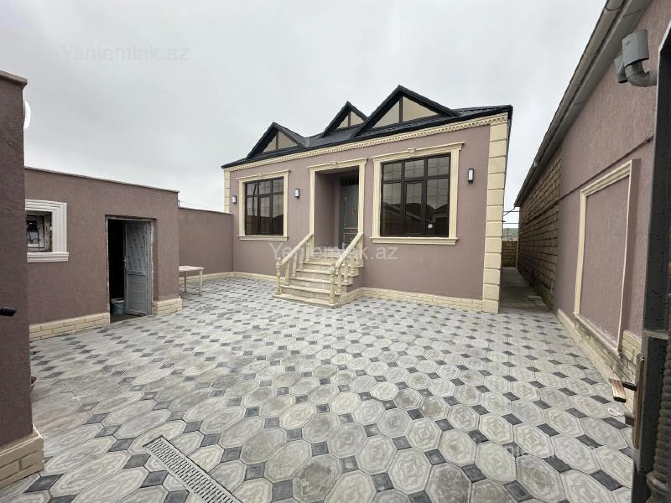 Satılır 4 otaqlı həyət evi 130 m²